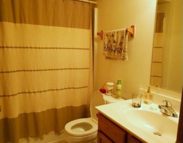 Bathroom - Cleveland Apartments East