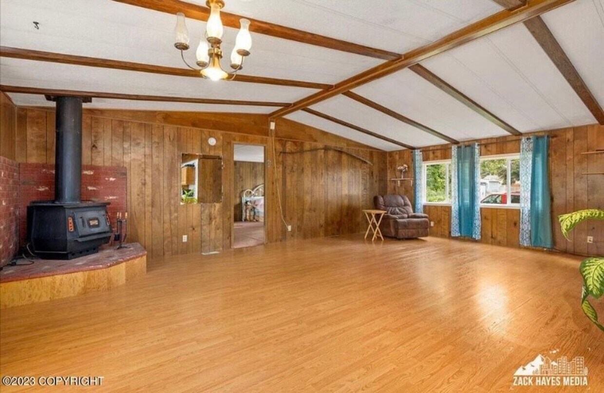 Primary Photo - Rare Find! Spacious East Anchorage Home wi...