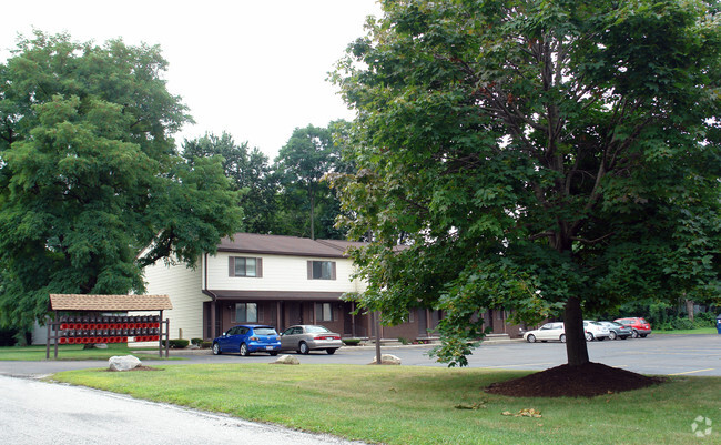 Building Photo - Maple Lane Apartments