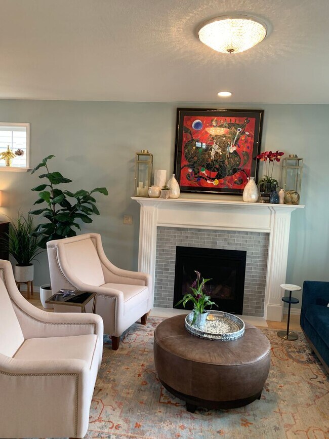 Building Photo - Available Now!! 3 bedroom ~ 2.5 bath House...