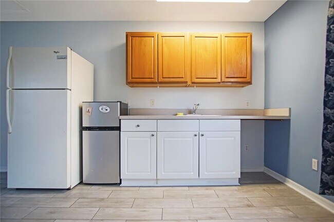 Building Photo - 831 Orchid Dr