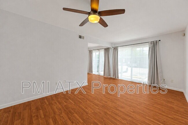 Building Photo - 2124 Burton Dr