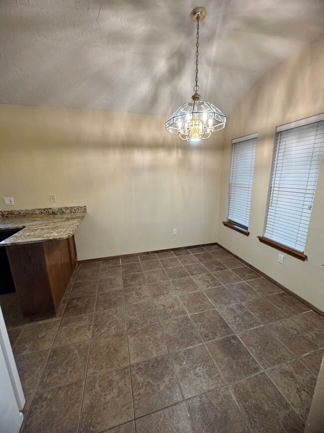 Building Photo - Beautiful 3 bedroom, 2 bath home for rent