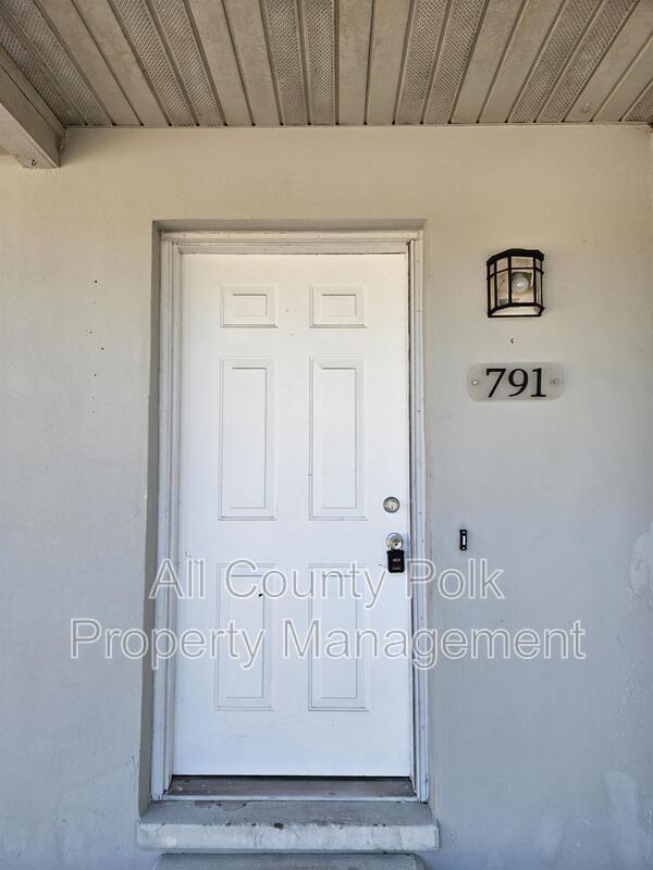 Building Photo - 791 Zella Ln