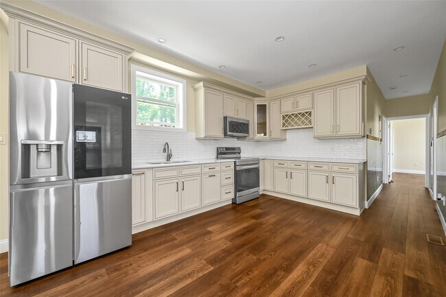 Foto del edificio - 14949 Hawtree St