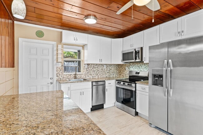 Building Photo - 329 Lee Ave