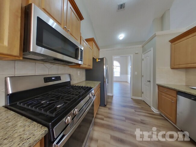 Foto del edificio - 200 Pebble Brooke Ct