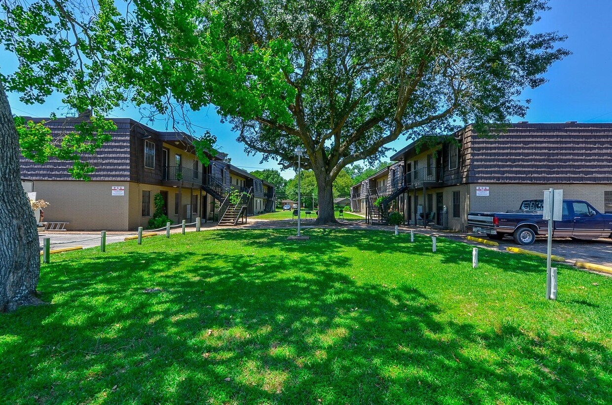 Foto principal - 1526 East Ave