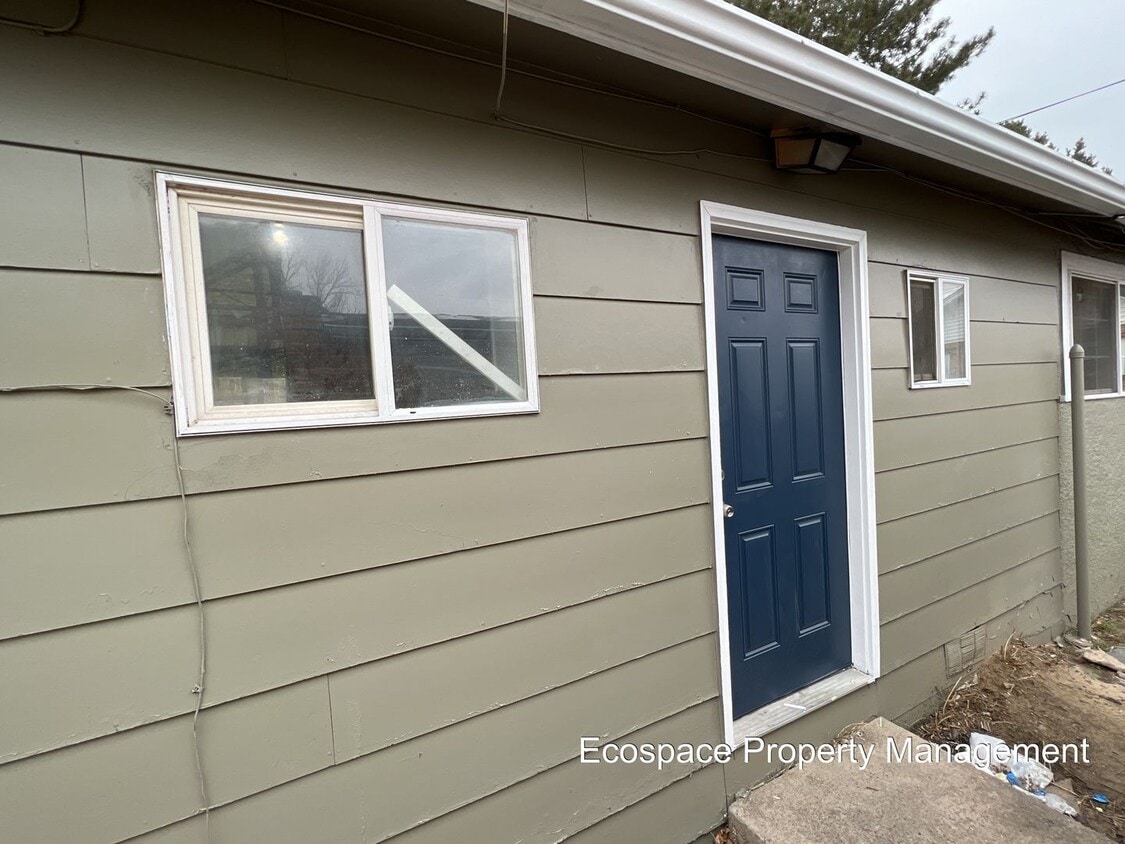 Primary Photo - Backside Duplex in Park Hill Available!
