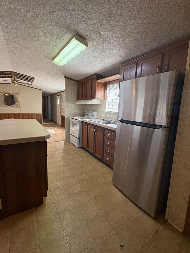 Foto del edificio - Spacious 3 Bed 2 Bath Mobile Home