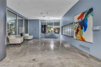 Building Photo - 8925 W Flamingo Rd