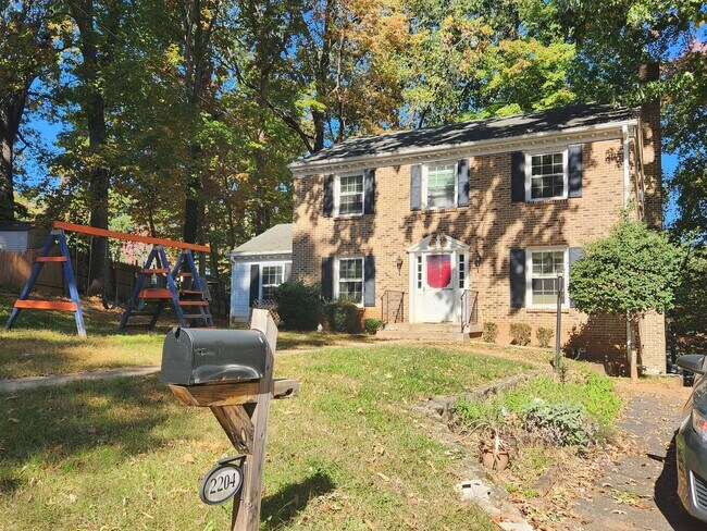 Foto del edificio - 4-Bedroom Home in Boonsboro Area - Lynchburg, VA
