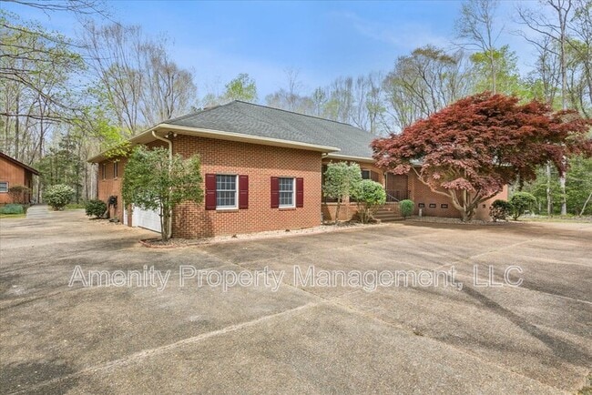 Foto del edificio - 5974 Ladysmeade Ln