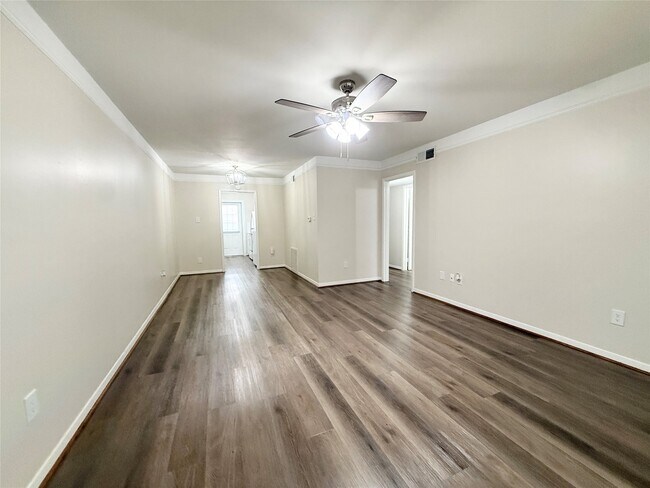 Foto del edificio - 500 Willow Dr