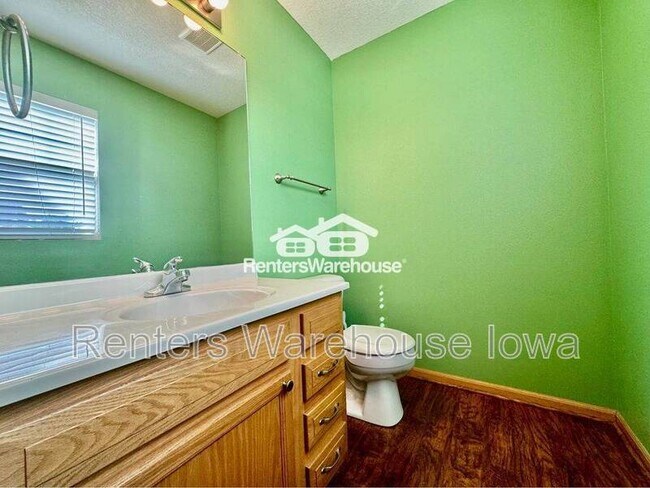 Building Photo - 9435 Red Sunset Dr