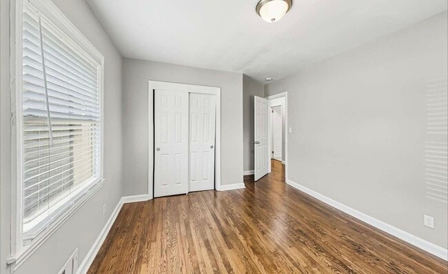 Building Photo - 1092 Longshore Dr