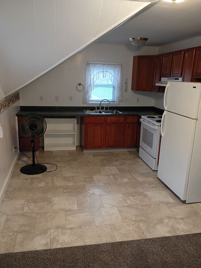 Building Photo - 5251 Stockwell St