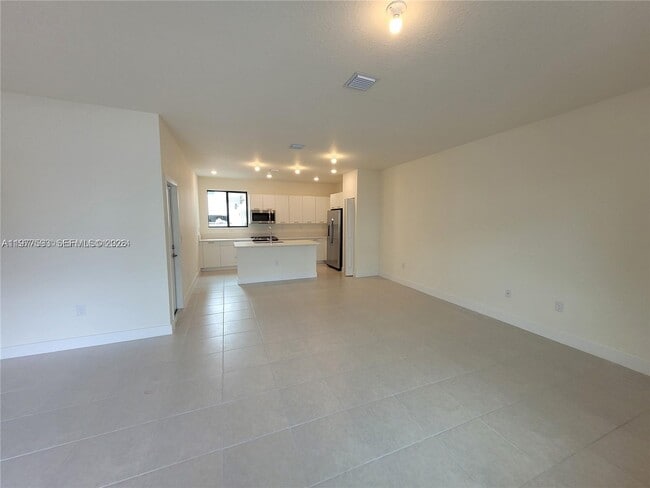 Building Photo - 4558 NW 83rd Ave