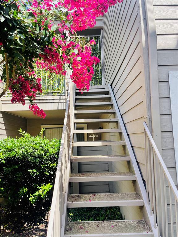 Foto principal - 6701 Sands Point Dr