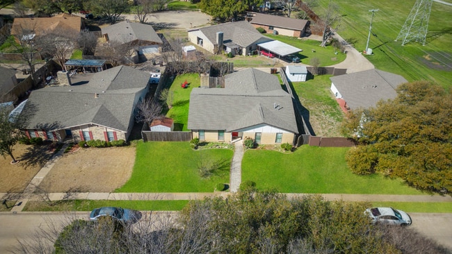 Photo - 6407 Chinaberry Trail House