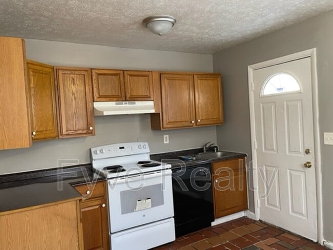 Building Photo - 6935 Gracely Dr