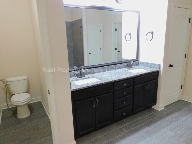 Foto del edificio - 4517 Gunnersbury Ln