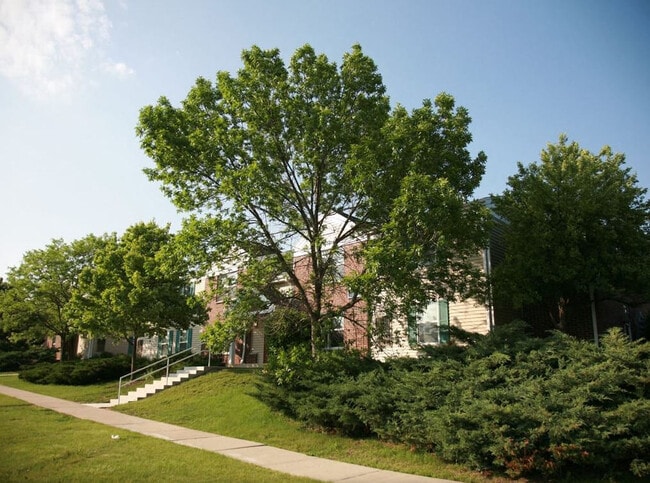 Building Photo - Glenbrook Apartments