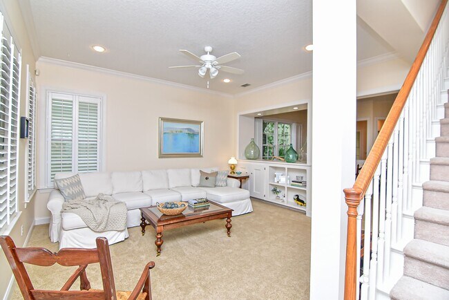 Building Photo - 856 Ocean Palm Way