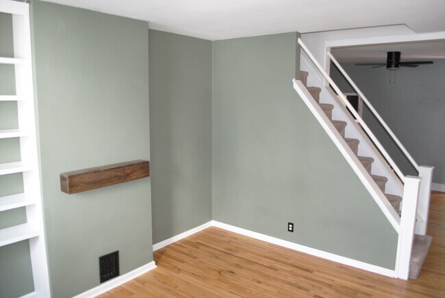 Foto del edificio - 790 N Croskey St