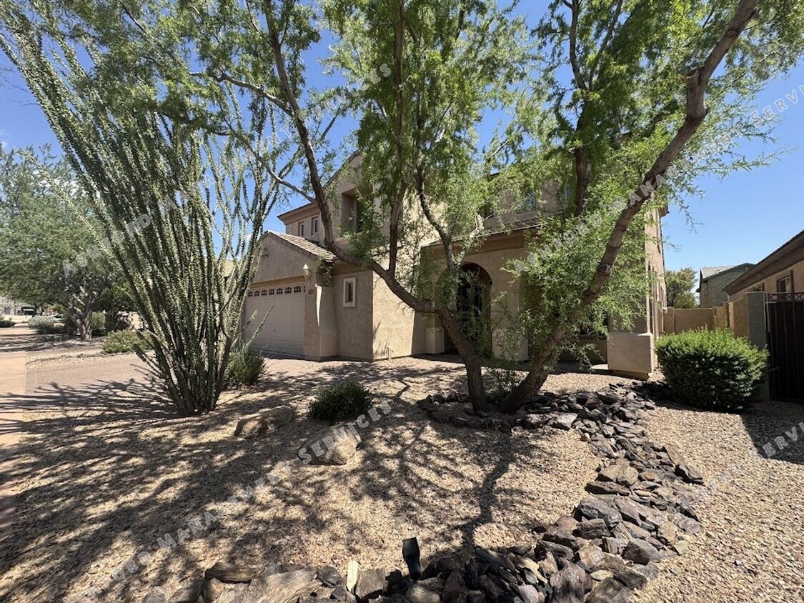 Foto principal - Spacious 4-Bedroom, 3-Bath Phoenix Home wi...