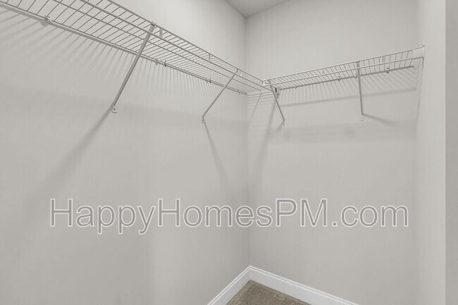 Foto del edificio - 523 Green Fern Dr