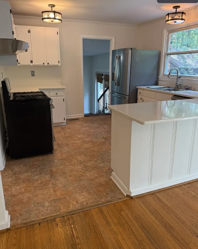 Building Photo - 713 Templeton Dr