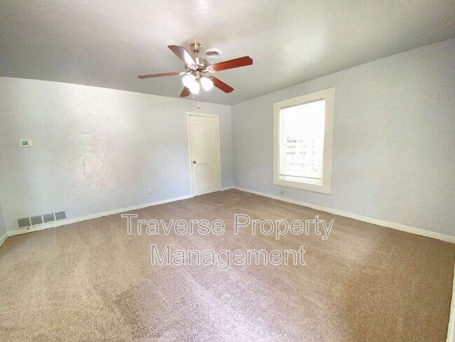 Foto del edificio - 5321 Locke Ave