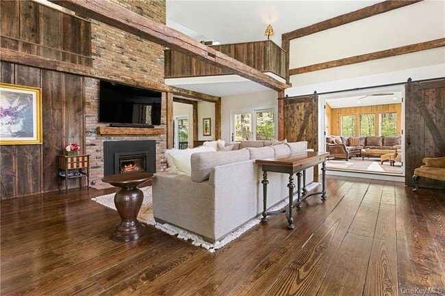 Building Photo - 21 Beech Hill Ln