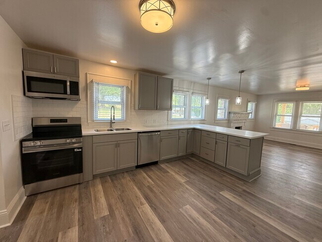 Foto del edificio - 712 Dixie Ave NW