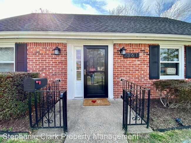 Building Photo - 3 br, 2 bath House - 361 W. Chickasaw Road