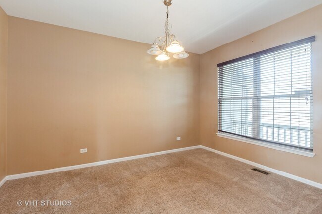 Building Photo - 14712 Independence Dr