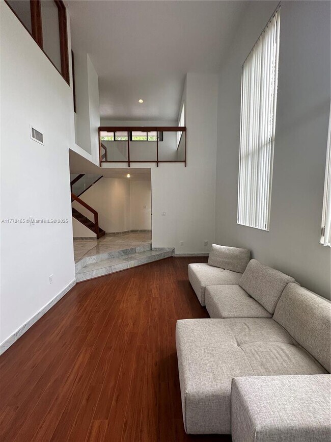Foto del edificio - 511 Vittorio Ave