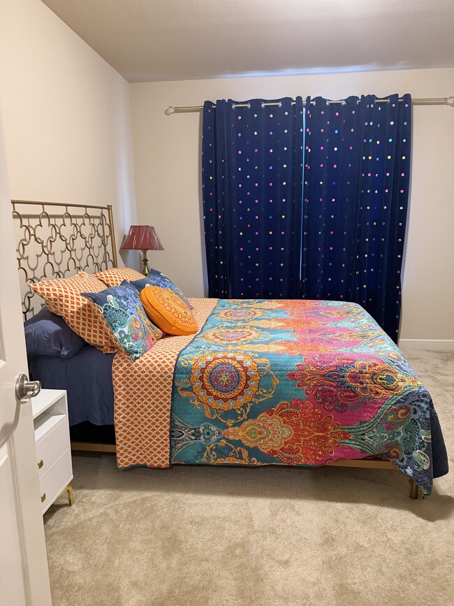 Foto del edificio - 5423 Caroline Lake Dr