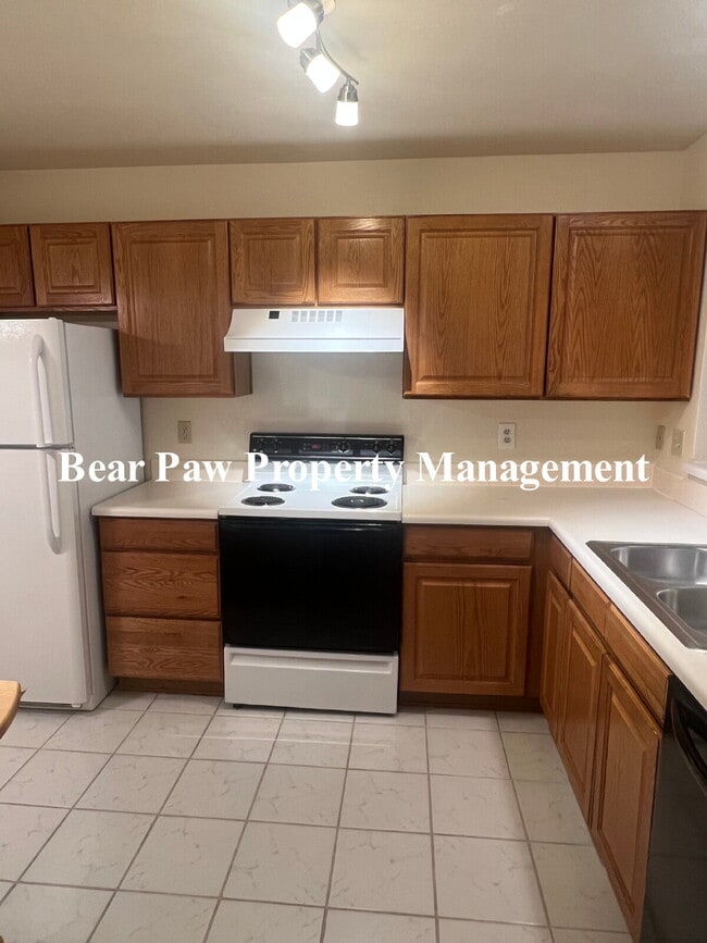 Building Photo - Two bedroom in Rocky Village!!