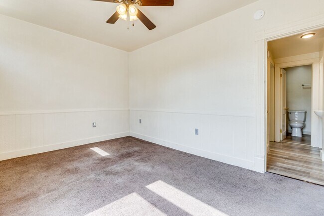 Foto del edificio - 709-711-711 Industry St