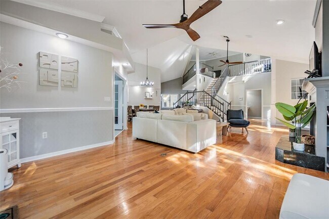 Foto del edificio - 2122 Oak Forest Ln