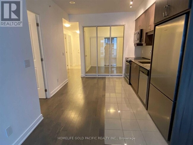 Building Photo - 9205 Yonge St