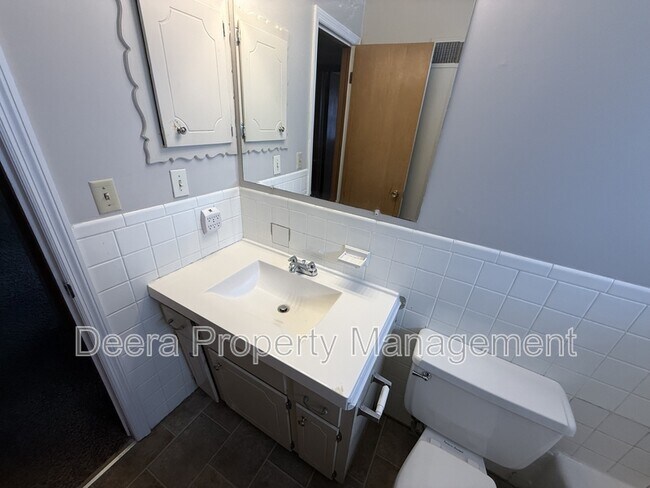 Foto del edificio - 8424 Travis Ln