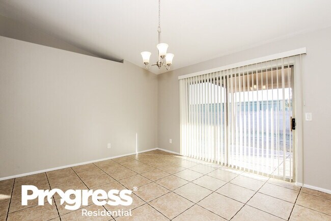 Building Photo - 717 E Calle Chulo Rd