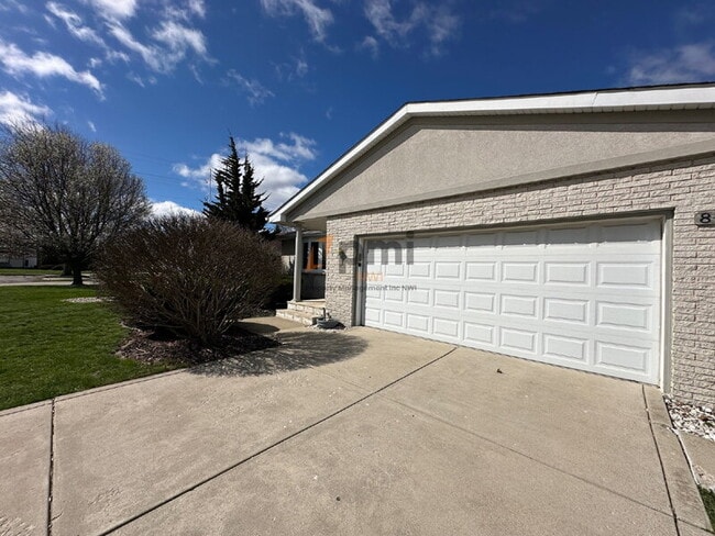 Foto del edificio - 8814 Jefferson Ct