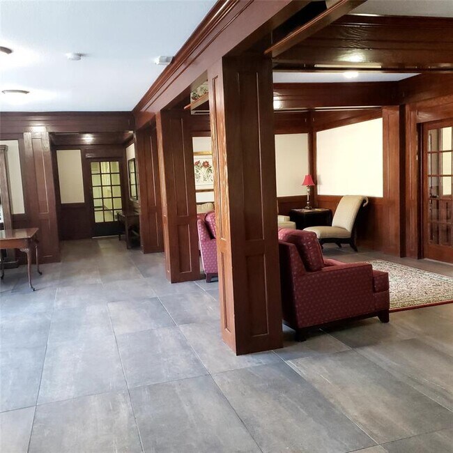 Foto del edificio - 2400 N Braeswood Blvd
