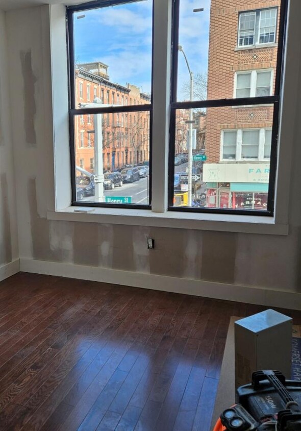 Foto del edificio - 3 bedroom in BROOKLYN NY 11231