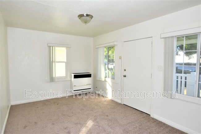 Building Photo - 129 S 11th St