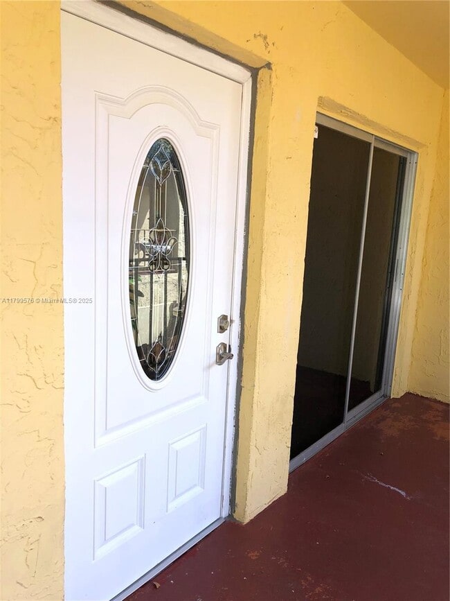 Building Photo - 15421 SW 81st Cir Ln